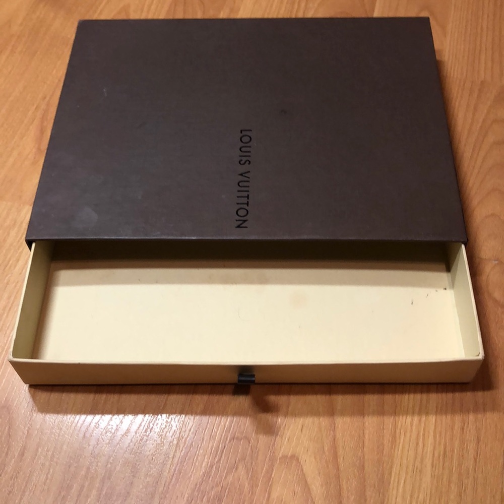 LV pullout scarf box